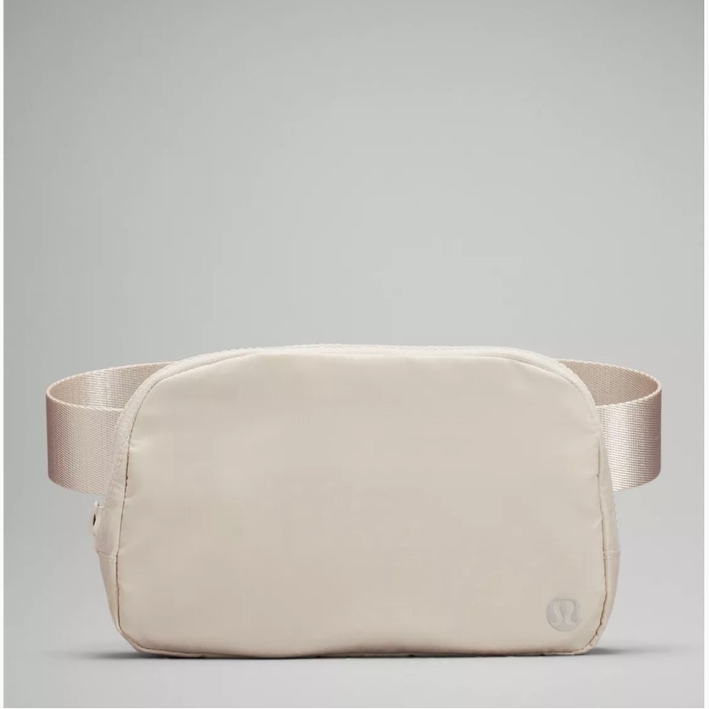 Lululemon Athletica Everywhere Belt Bag- white opal